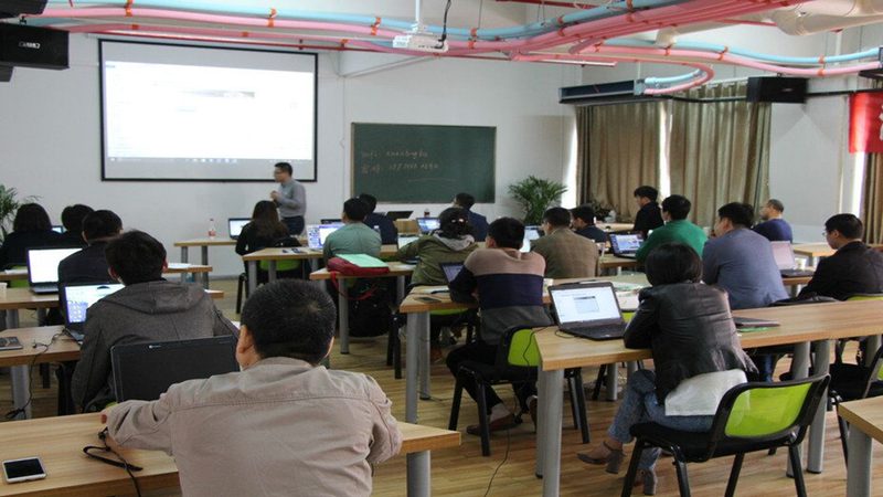 在职研究生全日制与非全日制：本质区别与选择要点