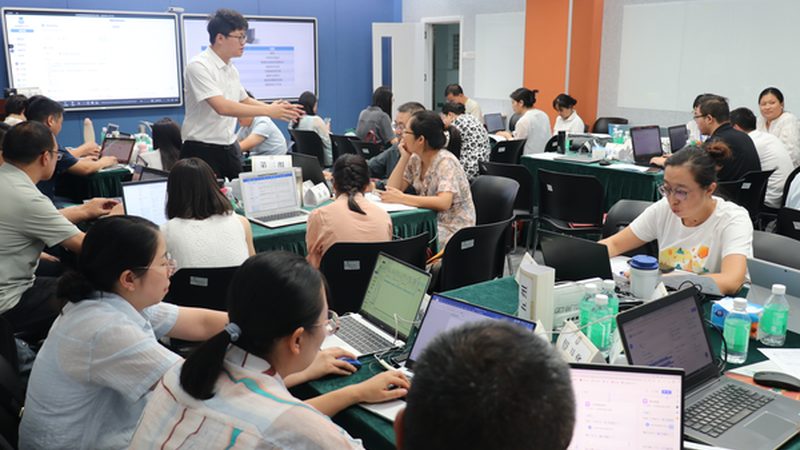 考研网课与线下班：一场关于学习方式的深度对话